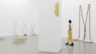 El artista catalán Joan Rom exhibe la fragilidad de sus últimas obras en La Casa Encendida