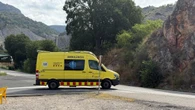 Pierde la vida un jardinero al cortar accidentalmente un cable eléctrico oculto mientras trabajaba