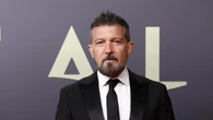 Antonio Banderas, 65 años: “El tiempo pasa, pero las ganas de vivir no. Cada arruga en mi cara es una historia, una lección, y estoy agradecido por cada una de ellas”