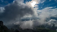 Inmersión en el paisaje de nieblas y nubes