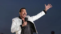 Las jugosas memorias de Lionel Richie: del apodo de Michael Jackson a la cena con Elizabeth Taylor