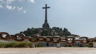 La interposición coordinada de nueve recursos judiciales frena la resignificación de Cuelgamuros
