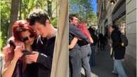 Una fan le pide una foto a Dua Lipa en Barcelona y esta es su reacción tras ser rechazada