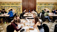 Los universitarios dedican poco tiempo al estudio fuera de clase, según una macroencuesta