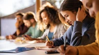 ¿Quieres plaza fija sin pasar mil horas estudiando? Las 10 oposiciones más fáciles que puedes aprobar en 2025