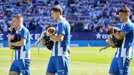 El bello gesto del Espanyol: los jugadores saltan al campo con 11 perros sin hogar