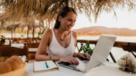 Mejora tu currículum este verano sin presión ni estrés con estos cursos que te ayudarán a conseguir aptitudes