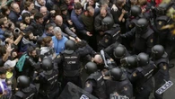 Òmnium, ANC e Irídia recurren la amnistía a 46 policías y los acusan de “torturas” y “tratos inhumanos”