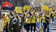 Huelga de profesores de Catalunya hoy en directo | Sigue la última hora de las manifestaciones y cortes de carreteras