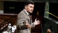 Rufián denuncia los menosprecios y ofensas de Vox: “Si no ponemos pie en pared, nos van a comer”