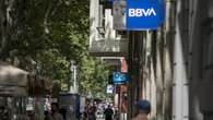 España sigue perdiendo oficinas bancarias antes de la opa del BBVA al Sabadell