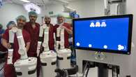 Un Versius nuevo convierte Bellvitge en el hospital con más robots quirúrgicos de España