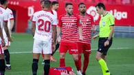 El Sevilla sigue en la pelea por el título tras el final más surrealista del año