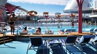 Una disputa en una piscina de niños desata una brutal pelea en un crucero, que se ve obligado a regresar a puerto