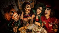 Punk, transvestits i disfresses en la presentació del disc de Ruïnosa i les Strippers de Rahola