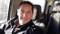 Con un pistola en cada mano, un policía trata de secuestrar a su ex y sus compañeros lo matan a tiros