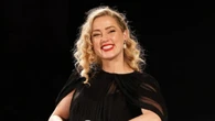 Amber Heard, madre de gemelos en solitario