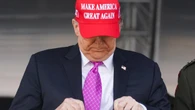Trump retrasa hasta julio la amenaza a la UE de aranceles del 50% tras hablar con Von der Leyen