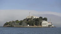 Trump dice que reabrirá la prisión de Alcatraz para encerar a “delincuentes viciosos”