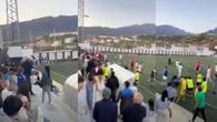 Una brutal pelea entre los padres de un partido de juveniles desata el pánico en la grada