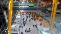 Almeida pide “responsabilidades” al Gobierno central con los sin techo de Barajas