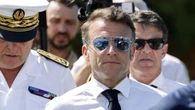 La relación entre Macron y Valls se tensa por el futuro de Nueva Caledonia
