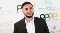 Omar Montes se postula para ir a Eurovisión en su celebración por el Premio Naranja de la prensa: “Me deberían llevar a mí para ganar alguna vez”