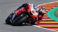 Zarco, 'pole' y caída, acaba con la hegemonía de Márquez en Alemania