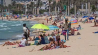 El sector turístico pide bonificar a las familias que veraneen en España