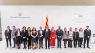 La Federació d'Ateneus de Catalunya y Karina Gibert reciben la Medalla d'Honor del Parlament