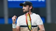 Vacherot hace historia en Shanghái tras tumbar a un Djokovic mermado