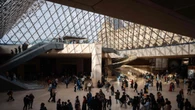 Robo en el Louvre: el museo permanece cerrado tras el hurto de varias piezas de arte