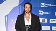 Can Yaman recibe un premio en Cádiz y tiene un bonito gesto con las víctimas de la DANA