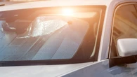 Deja a sus dos hijos en el coche mientras acude a una cita en el spa y, cuando regresa, se encuentra con la peor tragedia
