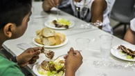 La Síndica propone una renta infantil para luchar contra la pobreza más enquistada