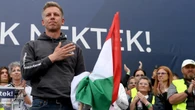 El opositor Péter Magyar supera al primer ministro, Viktor Orbán, en los sondeos