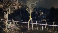 Dos hermanas de 2 y 4 años mueren en el incendio de su casa: la madre había salido a buscar un pastel de cumpleaños
