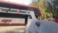 “¿De quién son estos 170.000 euros?”: el sorpresivo hallazgo en la bodega de un autobús por el que han retrasado el viaje de todos sus pasajeros