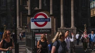 Indra, favorita para gestionar el sistema de pago del transporte de Londres