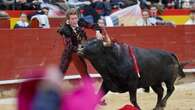 Borja Jiménez sufre una dramática cogida en València en presencia del Rey