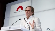 El Parlament examinará si Joan Garriga vulneró el código de conducta al vincular al PSOE con drogas y prostitutas