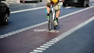 Obligados a pagarle 8.000 euros a un ciclista porque tropezó con una estructura metálica para proteger una boca de riego