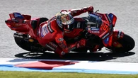 Marc Márquez deja su corona preparada con un segundo puesto en la Sprint y el 10.º de Àlex; victoria de Bagnaia