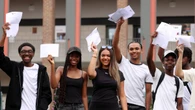 Londres avisa a los estudiantes extranjeros que serán expulsados si les vence el visado
