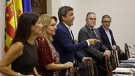 El presidente de la CEV se ausenta de la mesa del diálogo social y envía a su vicepresidenta