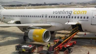 Vueling aprovecha los recortes de Ryanair y refuerza su oferta en Santiago y Tenerife