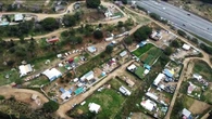 Mataró impulsa el cierre de un camping irregular donde viven cientos de familias vulnerables