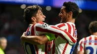 Los colchoneros se divierten como niños y el Eintracht es su juguete