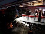 DRAMATYCZNA AKCJA RATUNKOWA Pociąg podmiejski zderzył się z dalekobieżnym. Wstrząsające sceny!