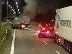 Wypadek na A4 Ciężarówka uderzyła w samochód ekipy drogowej. Trwa akcja służb na A4